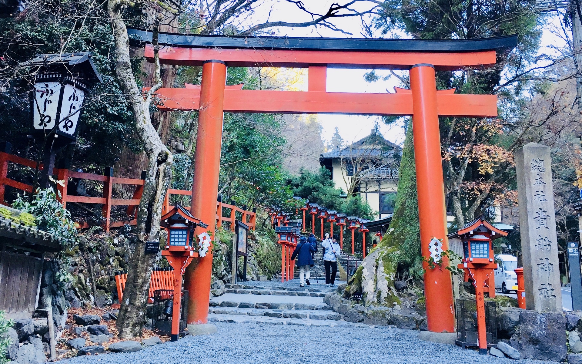 絵馬の発祥地でもある京都の貴船神社は 縁結びや夫婦円満 心願成就にご利益あり Spipedia スピペディア